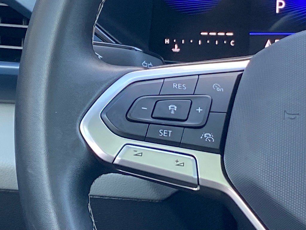 Certified 2023 Volkswagen Taos SE w/ Panoramic Sunroof Package image 7