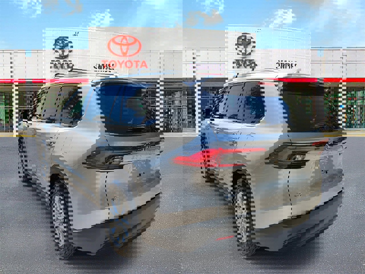 Used 2024 Toyota Grand Highlander XLE image 4