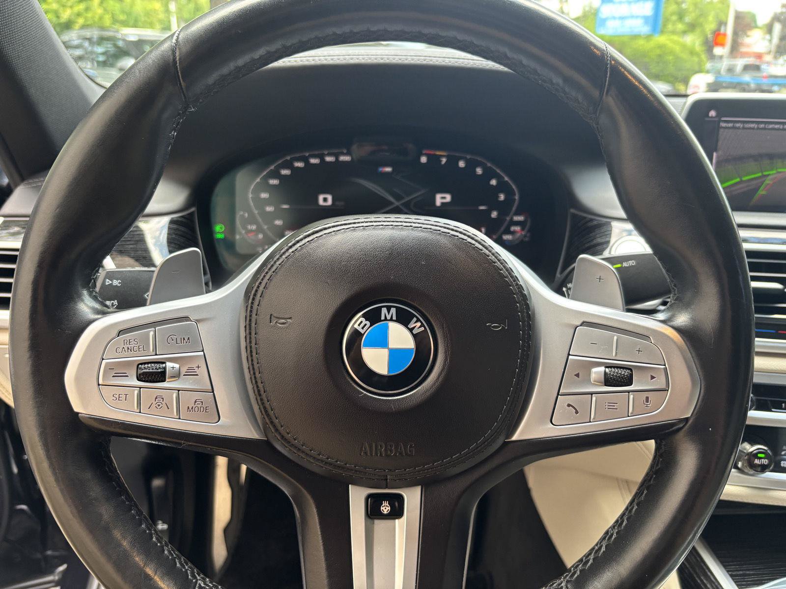 Used 2022 BMW 750i xDrive w/ Executive Package AWD/4WD image 18