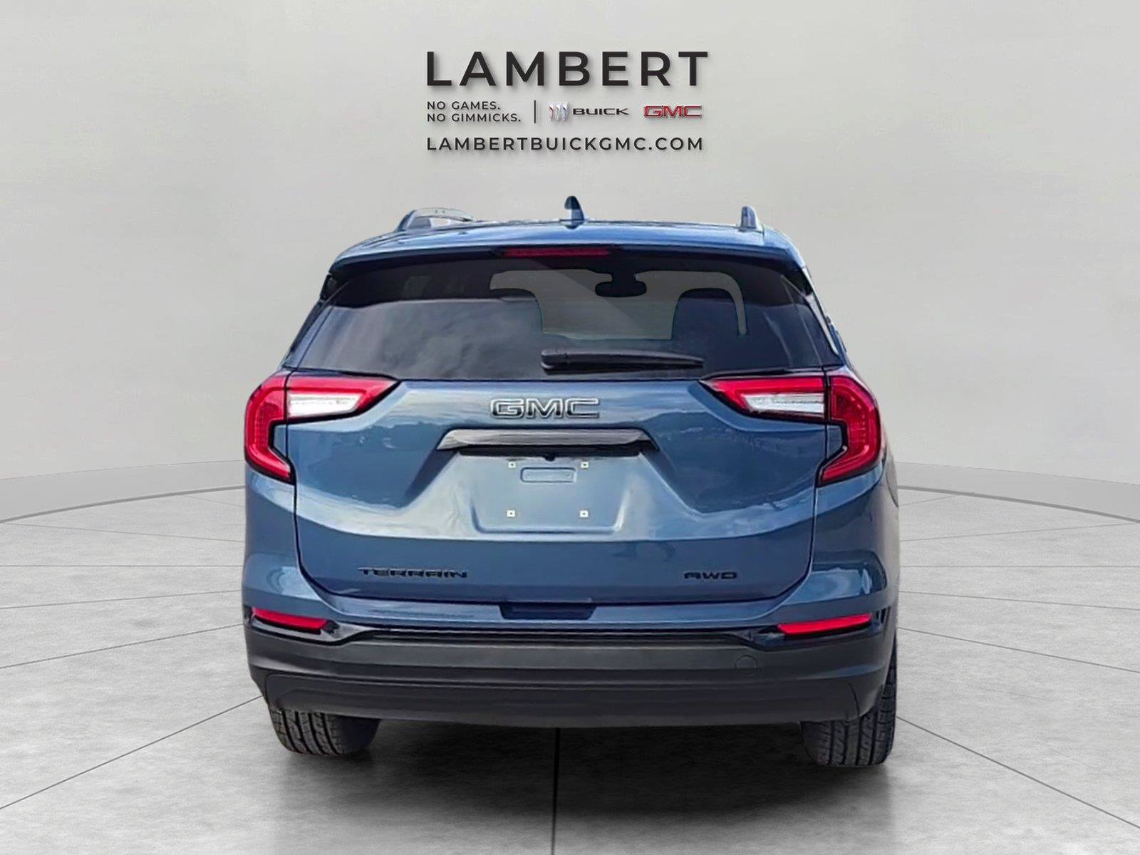 Used 2024 GMC Terrain SLE w/ Driver Convenience Package AWD/4WD image 4