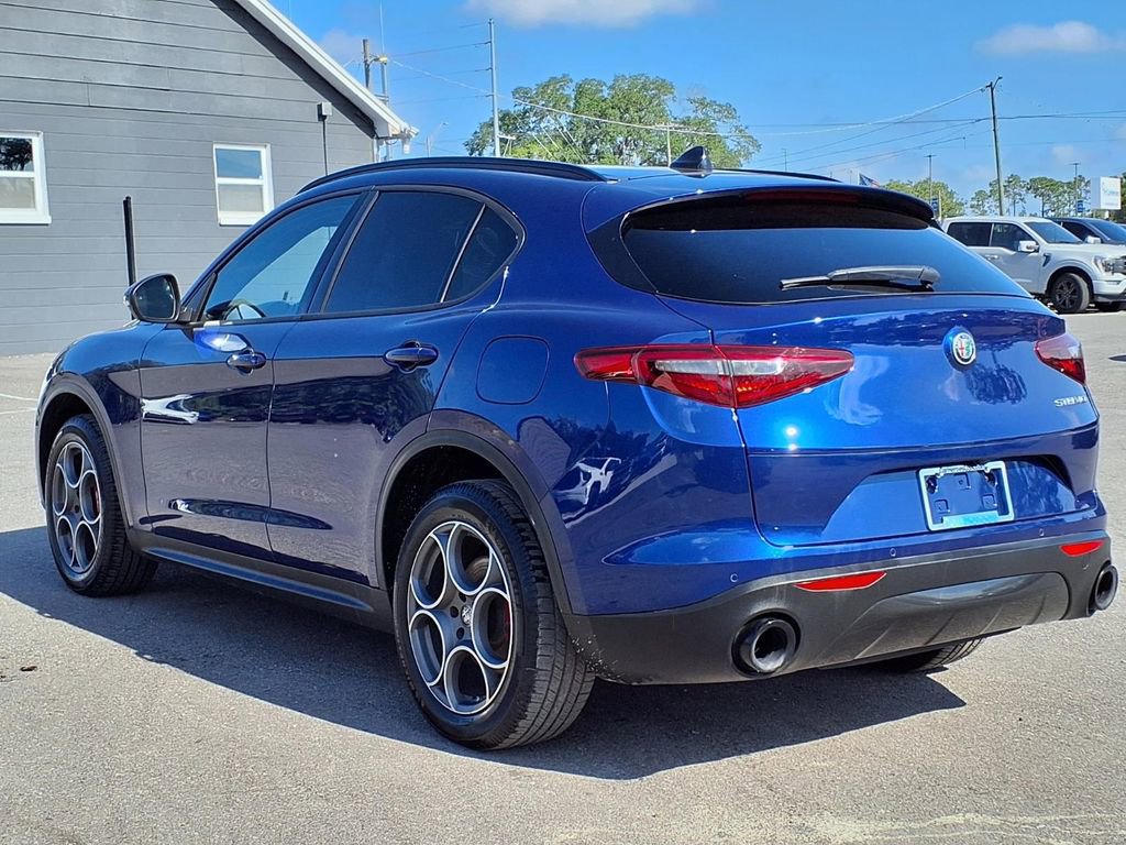 Used 2023 Alfa Romeo Stelvio Sprint RWD image 5