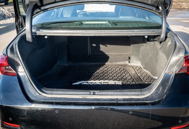 Used 2021 Toyota Avalon Touring w/ Advanced Safety Package image 14