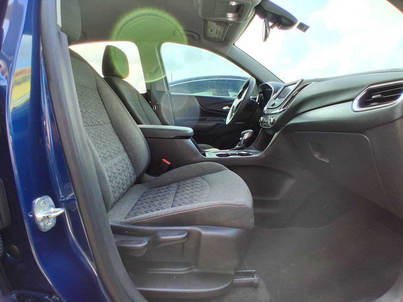 Used 2023 Chevrolet Equinox LT FWD image 19