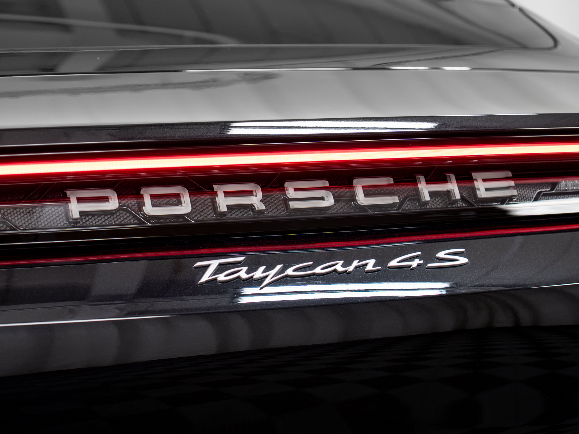 New 2026 Porsche Taycan 4S AWD/4WD image 35