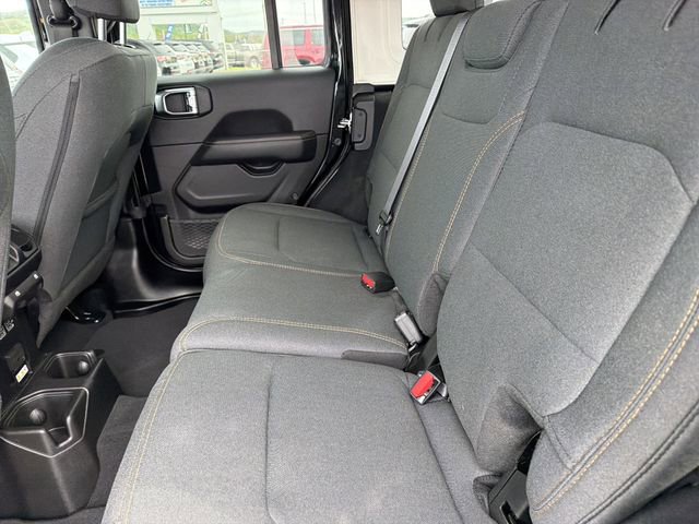 Used 2026 Jeep Wrangler Unlimited Sahara AWD/4WD image 13