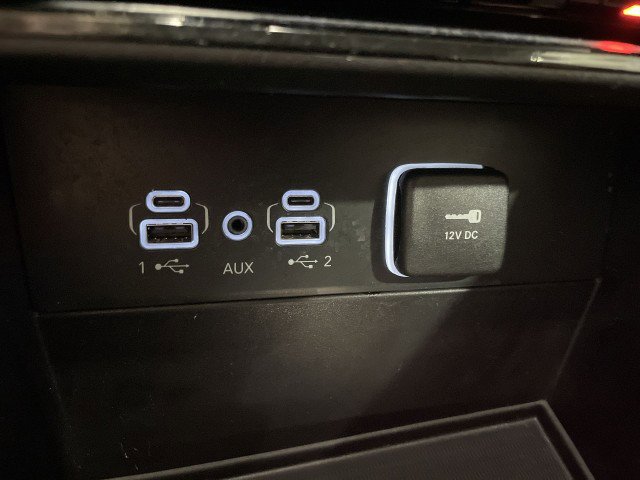 Used 2024 Jeep Grand Cherokee Laredo image 32
