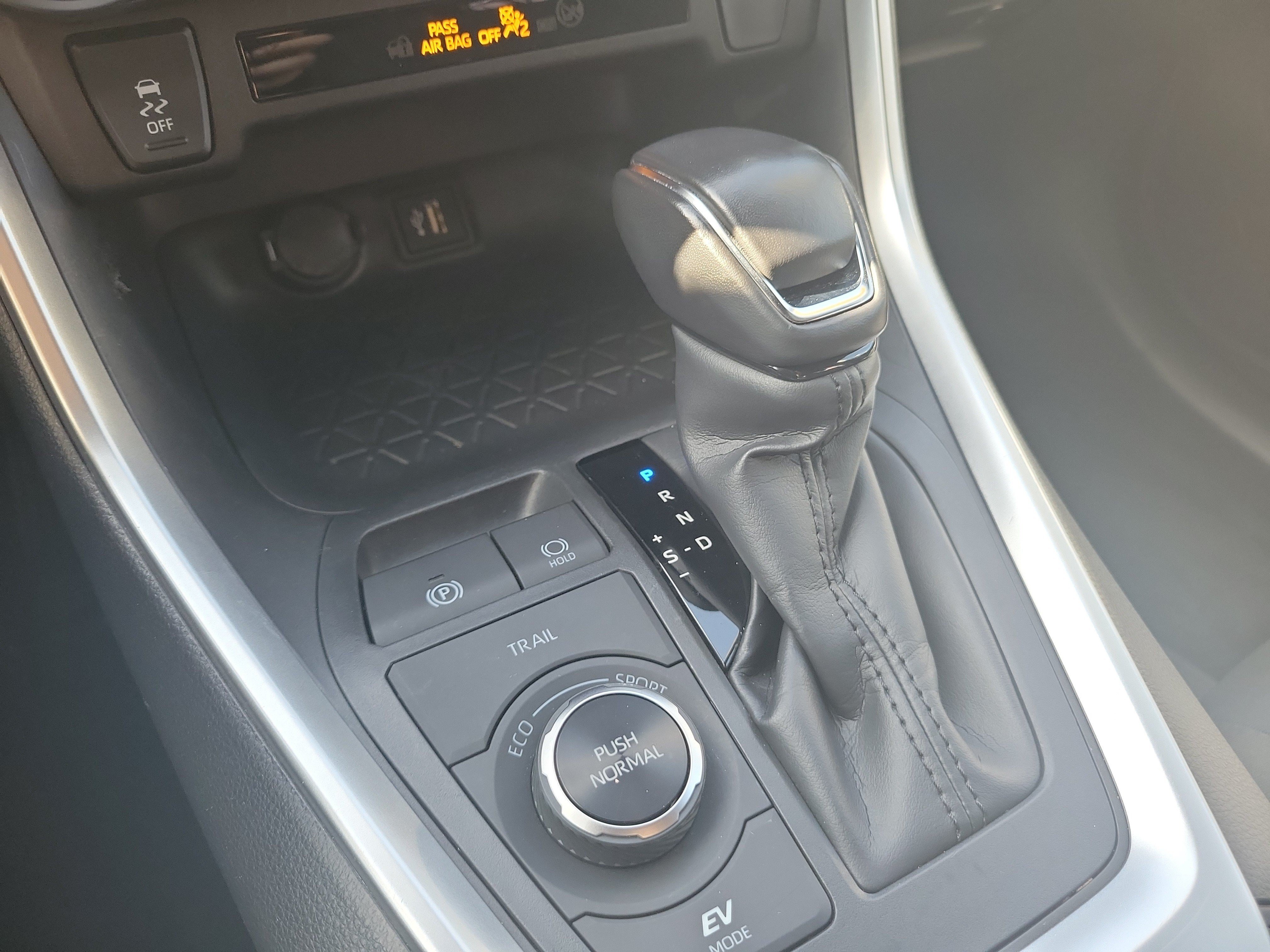 Certified 2024 Toyota RAV4 SE AWD/4WD image 27