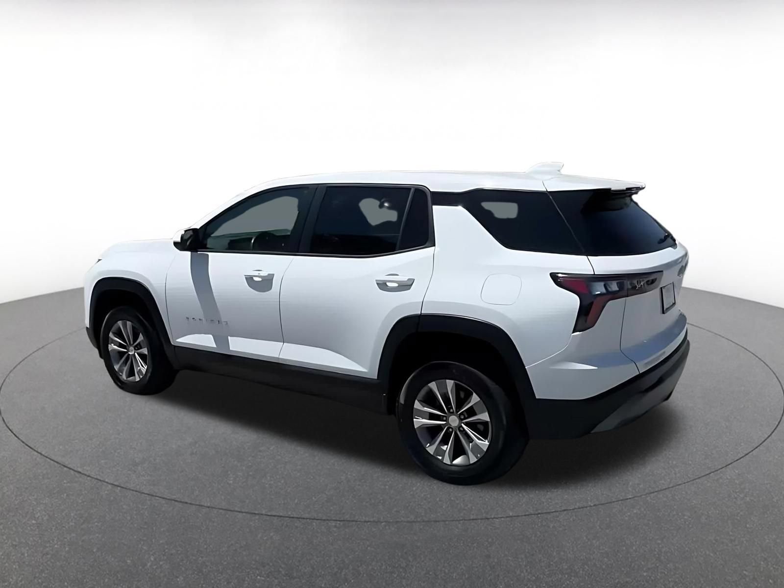 Used 2025 Chevrolet Equinox LT AWD/4WD image 10