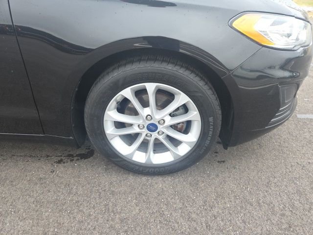 Certified 2020 Ford Fusion SE image 4