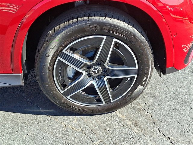 Used 2025 Mercedes-Benz GLC 300 4MATIC image 9