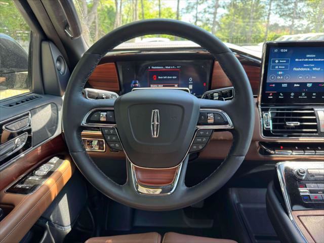 Certified 2024 Lincoln Navigator Reserve AWD/4WD image 21