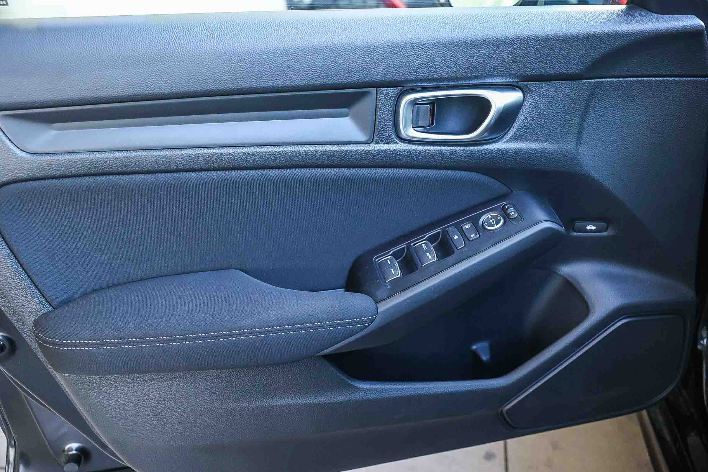 Used 2025 Honda Civic LX image 25