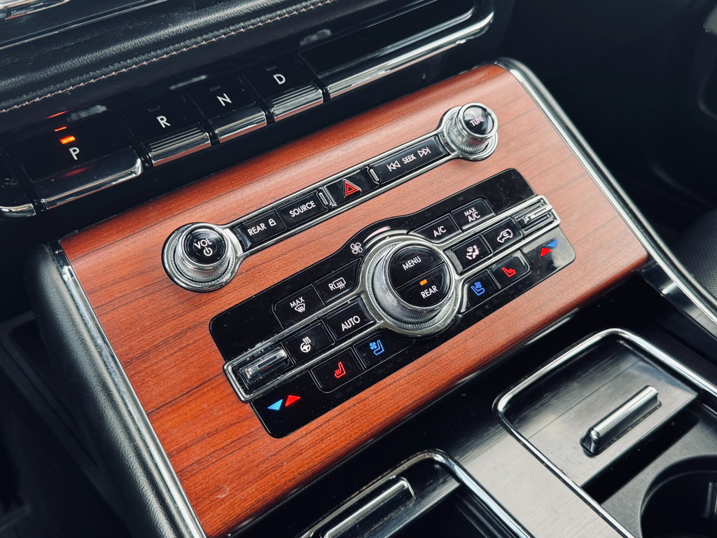 Used 2021 Lincoln Aviator Reserve w/ Equipment Group 202A image 18