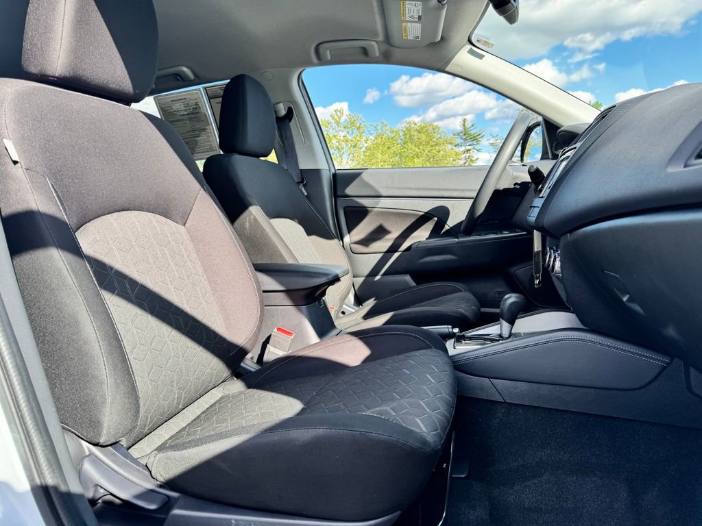 Used 2025 Mitsubishi Outlander Sport AWD image 10