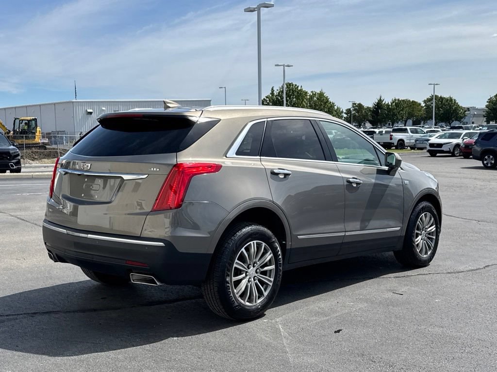 Used 2018 Cadillac XT5 Luxury w/ Driver Awareness Package AWD/4WD image 6