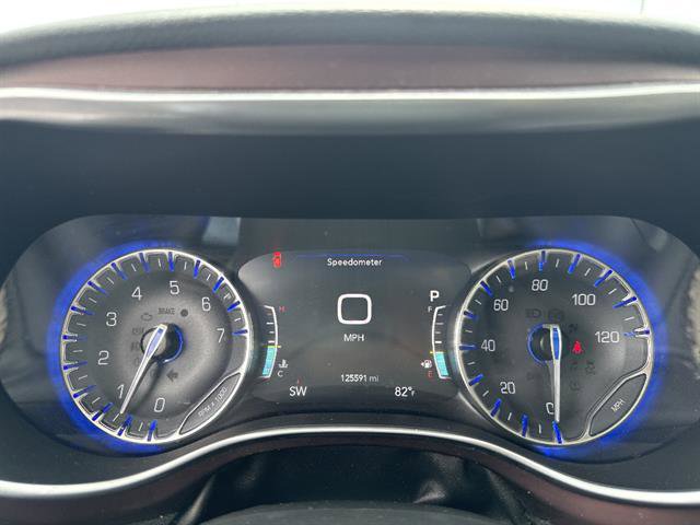 Used 2020 Chrysler Pacifica Limited FWD image 12