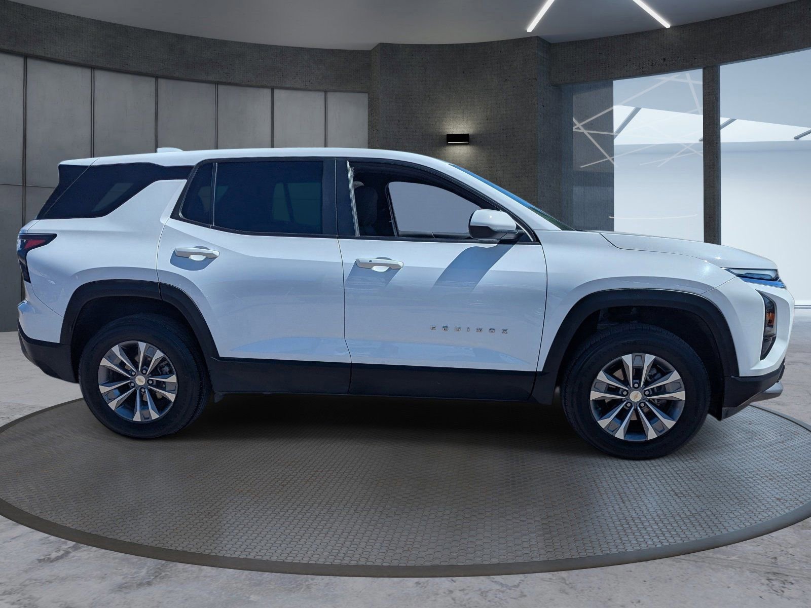 Used 2026 Chevrolet Equinox LT image 7