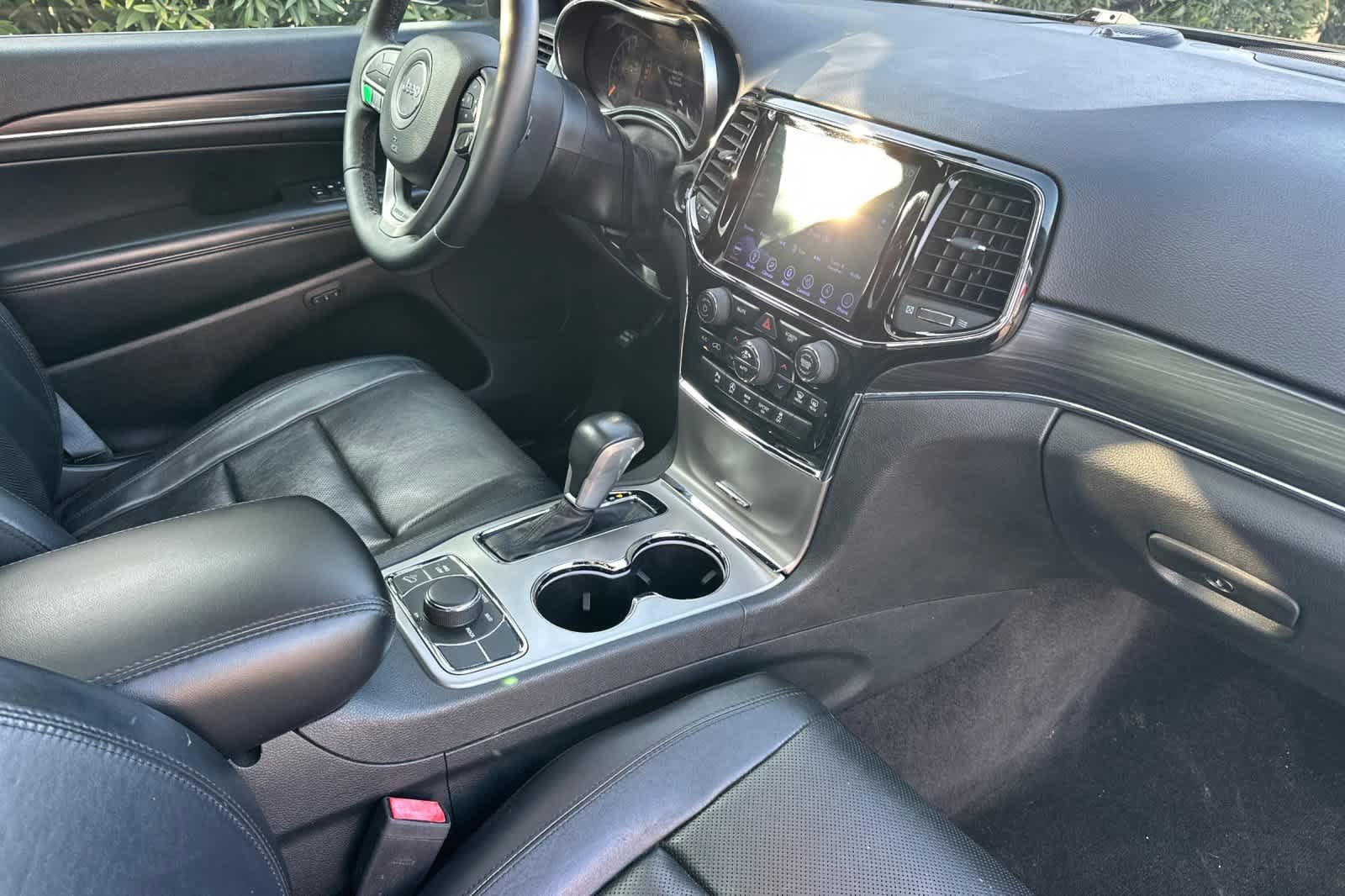 Used 2019 Jeep Grand Cherokee Limited w/ Luxury Group II image 16