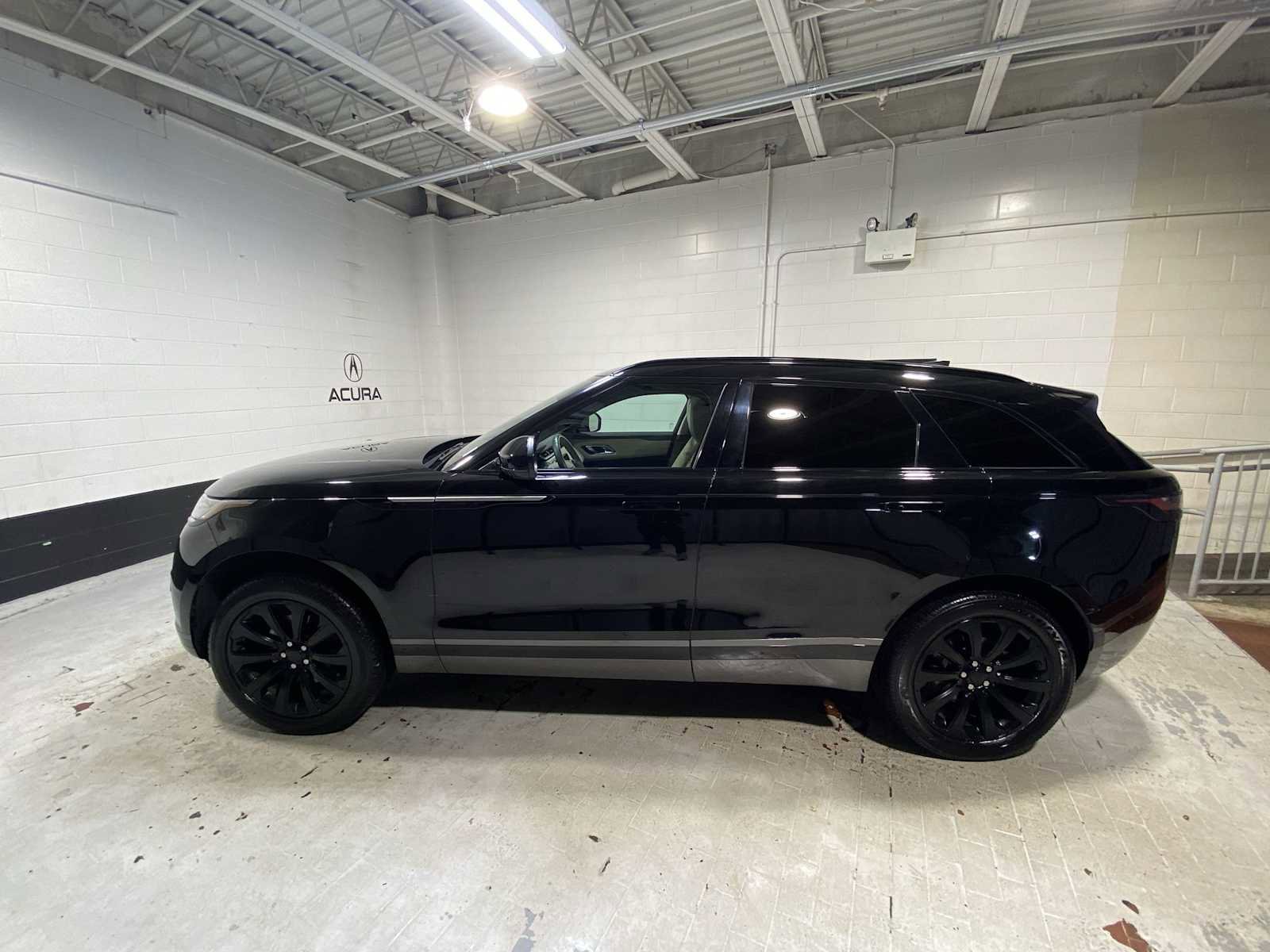 Used 2018 Land Rover Range Rover Velar S image 3