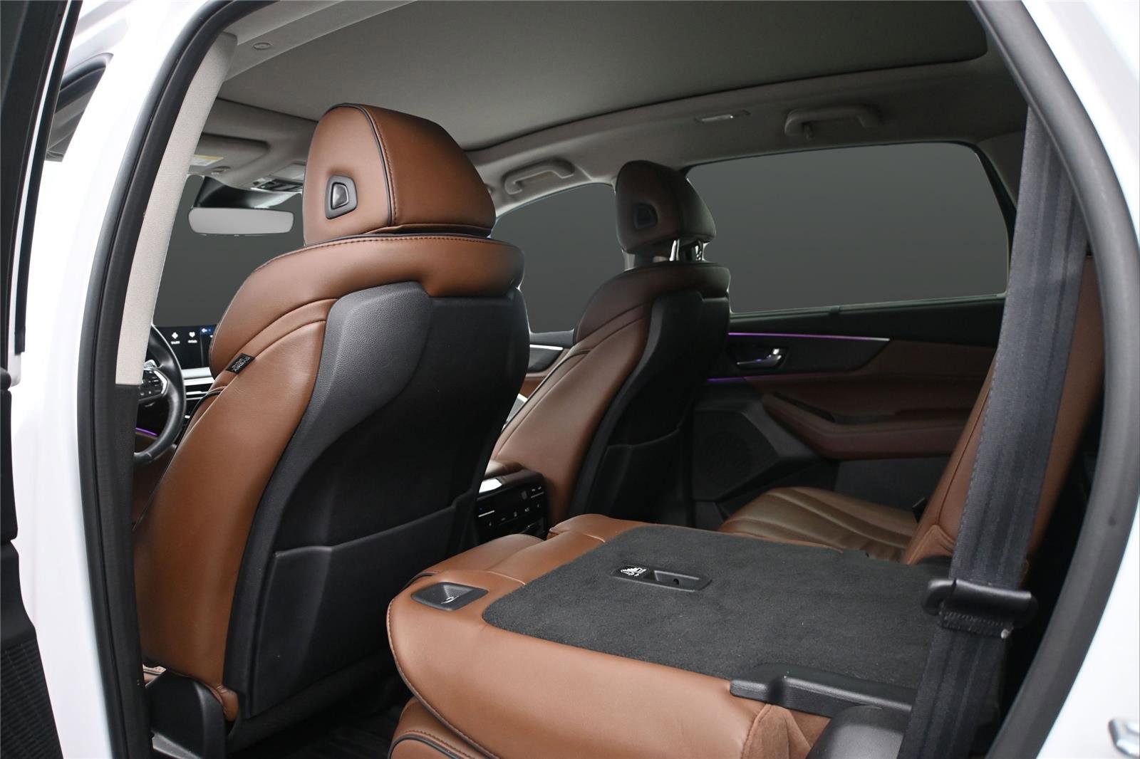Certified 2023 Acura MDX SH-AWD w/ Advance Package image 9