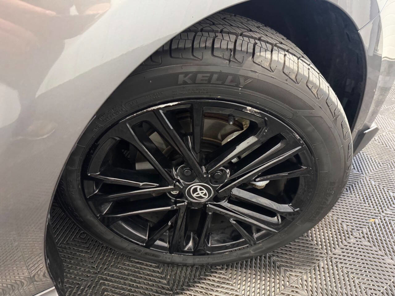 Used 2025 Toyota Camry SE image 43