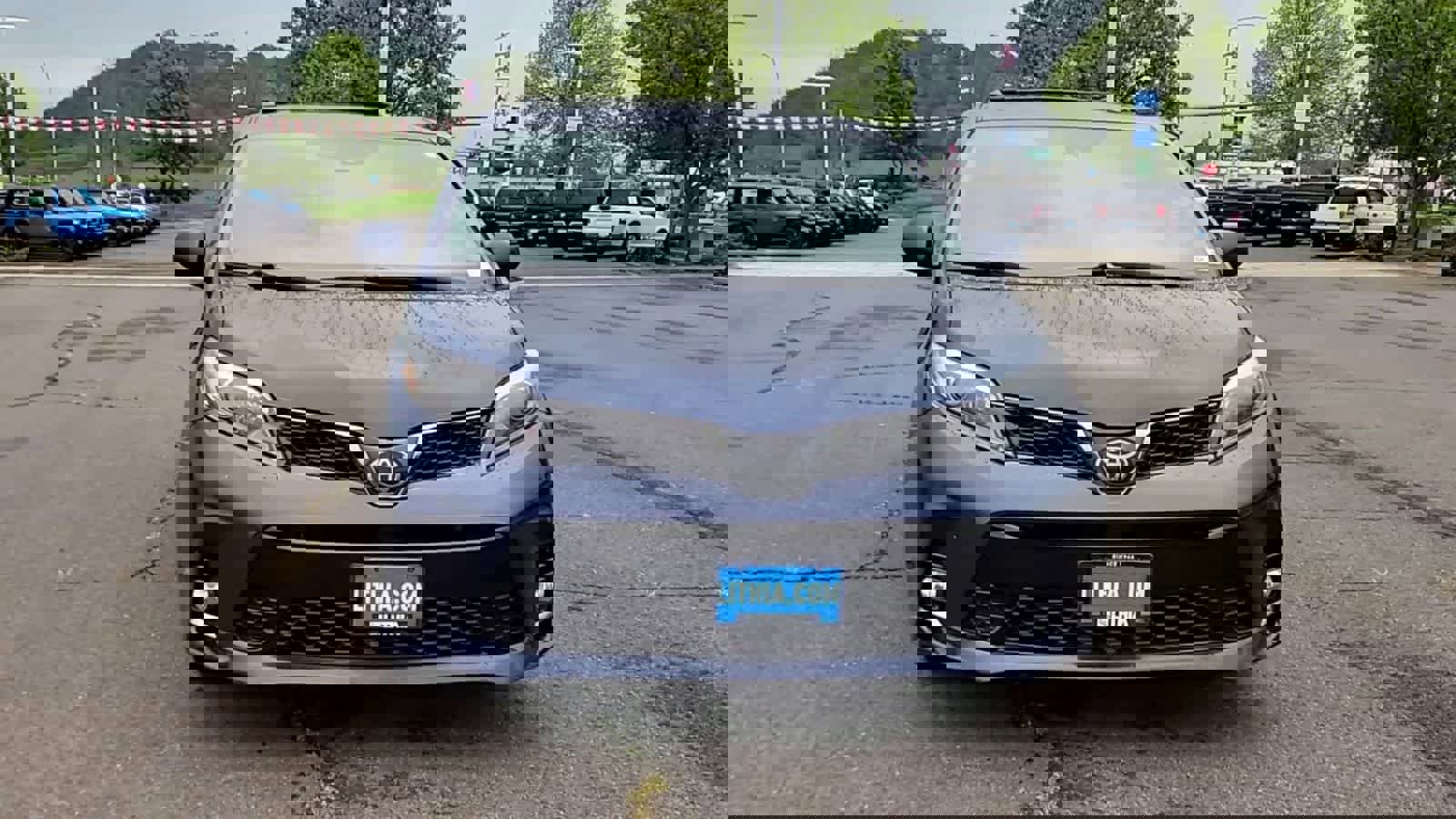 Used 2019 Toyota Sienna SE w/ SE Preferred Package AWD/4WD image 3