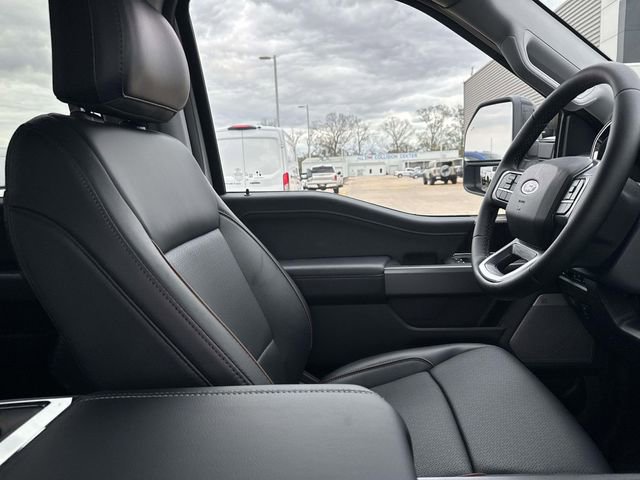 New 2026 Ford F250 Lariat w/ Black Appearance Package image 13