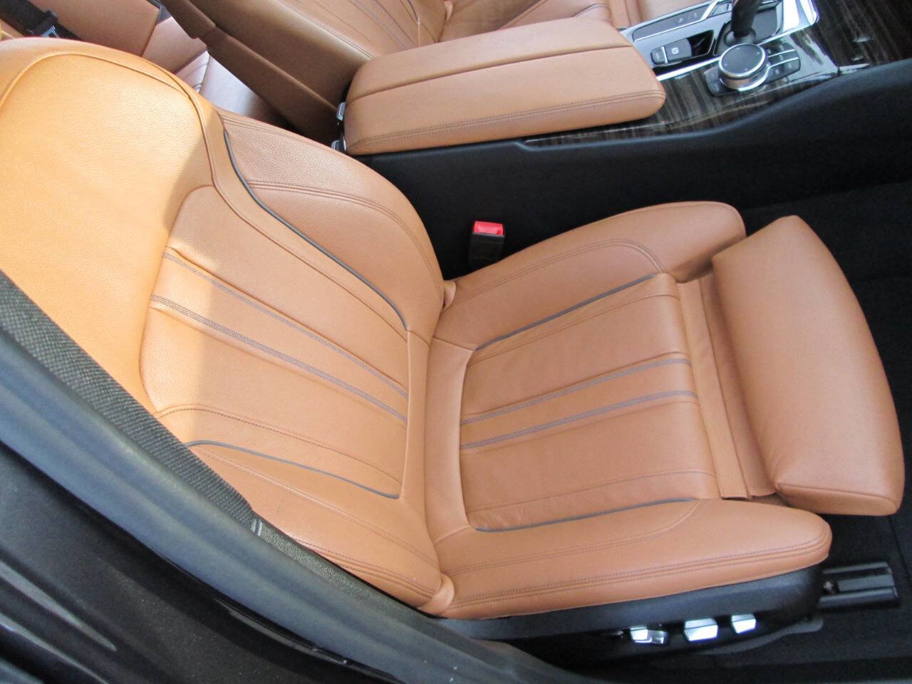 Used 2019 BMW 530e 530e iPerformance 4dr Sedan w/ Convenience Package image 52