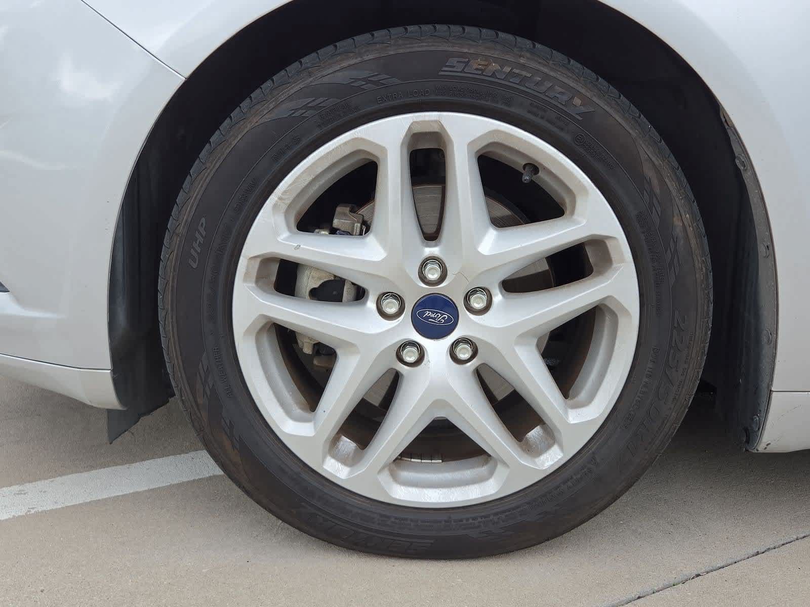 Used 2016 Ford Fusion SE FWD image 13