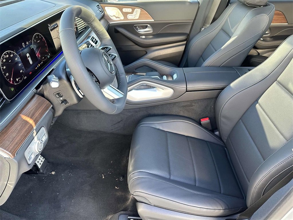 Used 2025 Mercedes-Benz GLS 450 4MATIC image 21