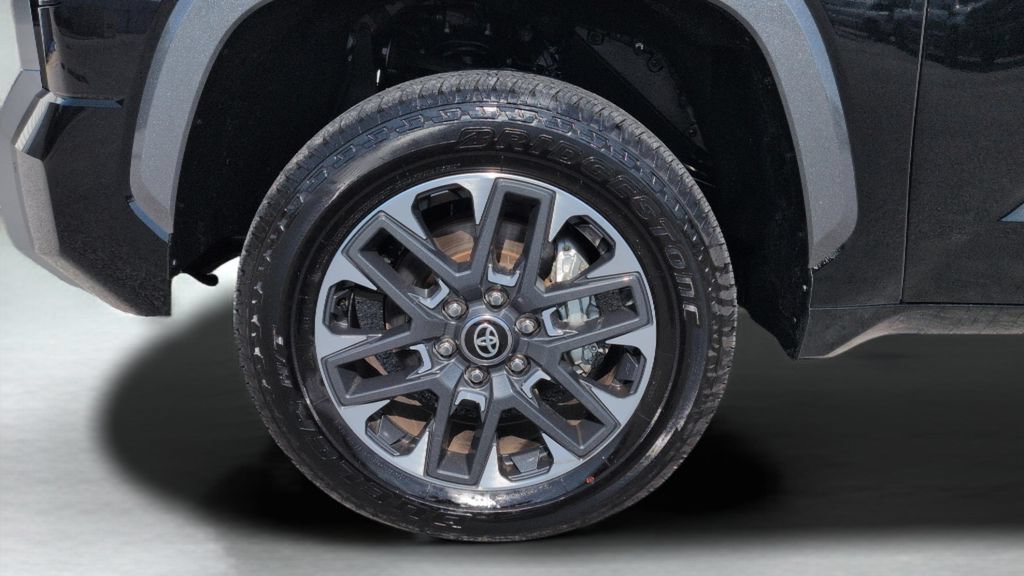 Used 2026 Toyota Tundra Limited AWD/4WD image 26