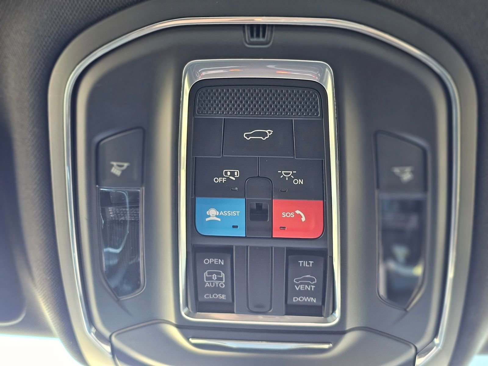 New 2026 Jeep Grand Cherokee Altitude image 18