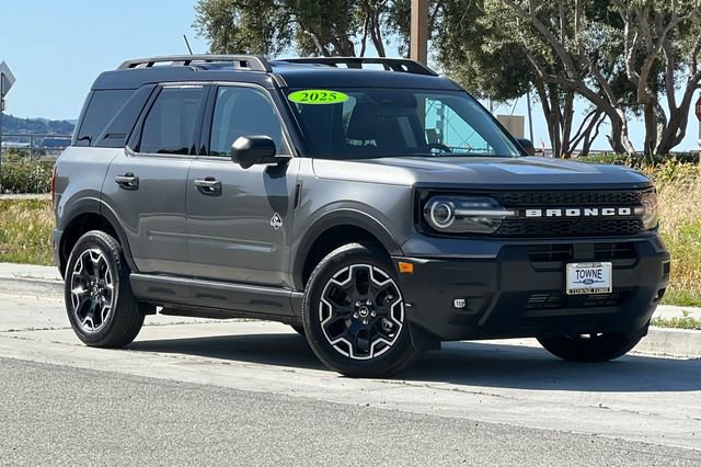 Used 2025 Ford Bronco Sport Outer Banks w/ Outer Banks Tech Package+ image 2