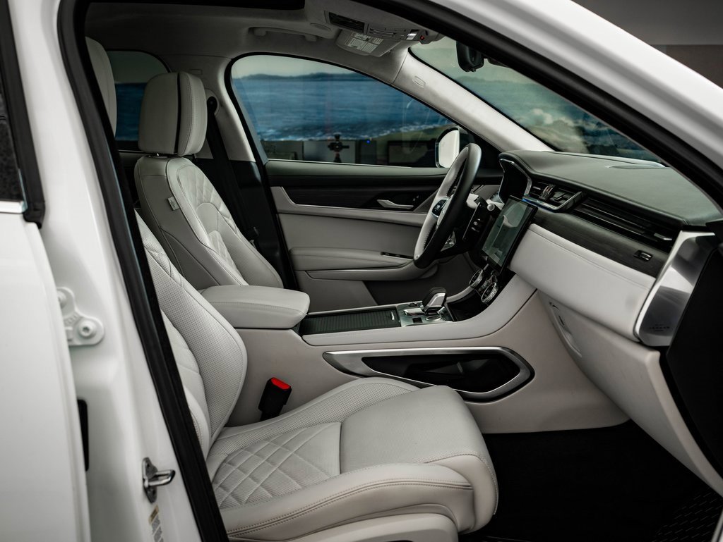 Used 2023 Jaguar F-PACE S image 25