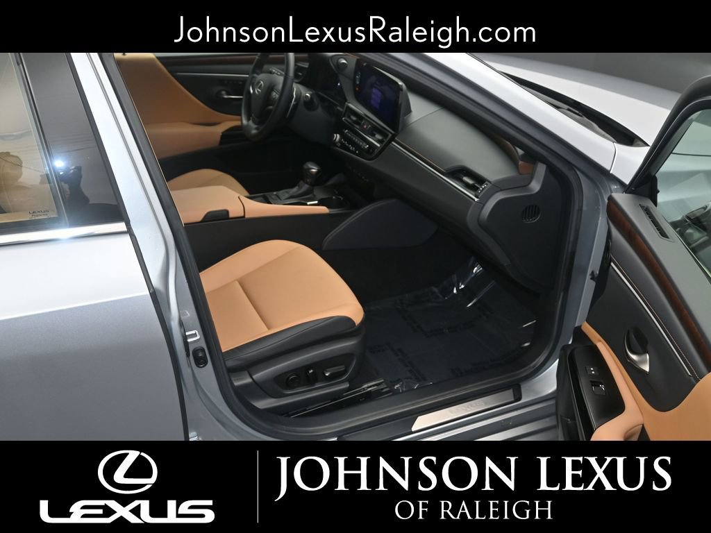 Certified 2024 Lexus ES 350 w/ Premium Package image 10