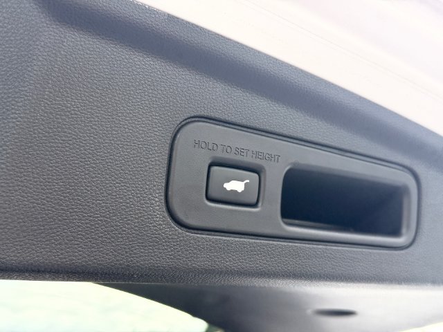 Certified 2024 Acura MDX w/ Technology Package FWD image 16