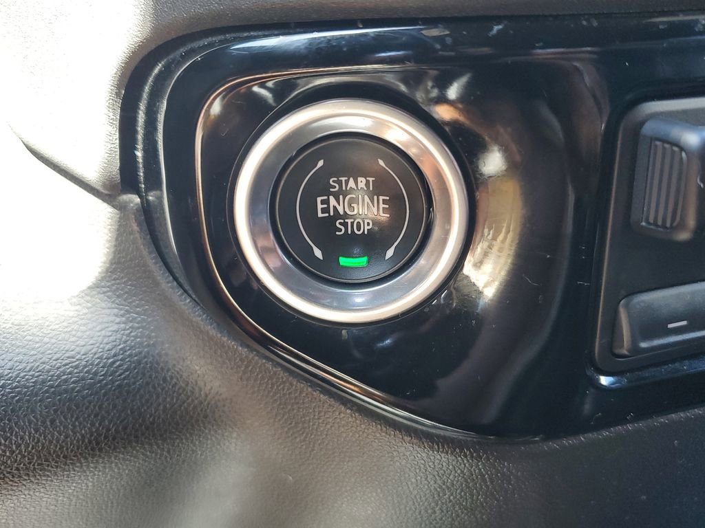 Used 2022 Chevrolet Silverado 1500 ZR2 image 27