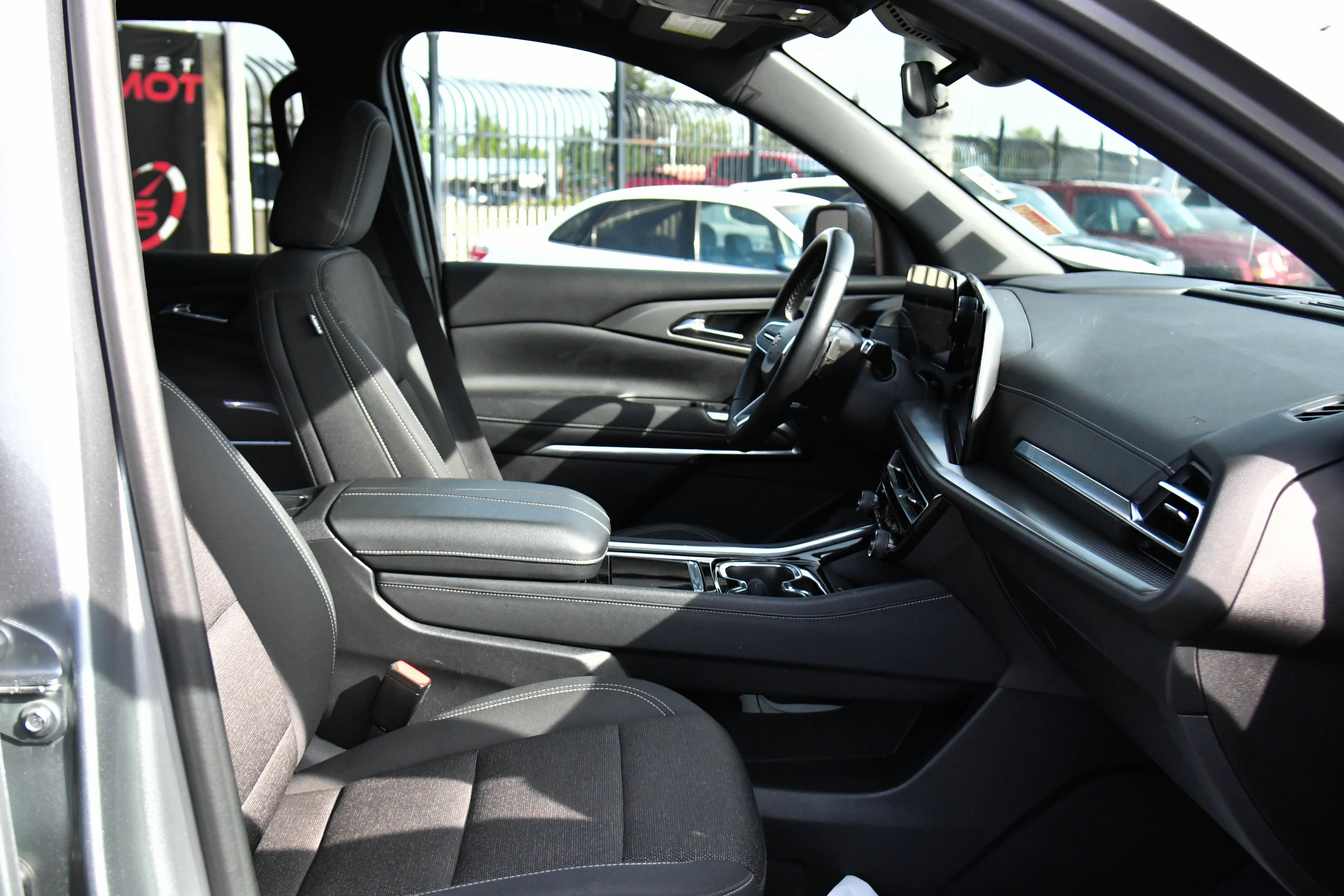 Used 2024 Chevrolet Traverse LT FWD image 56