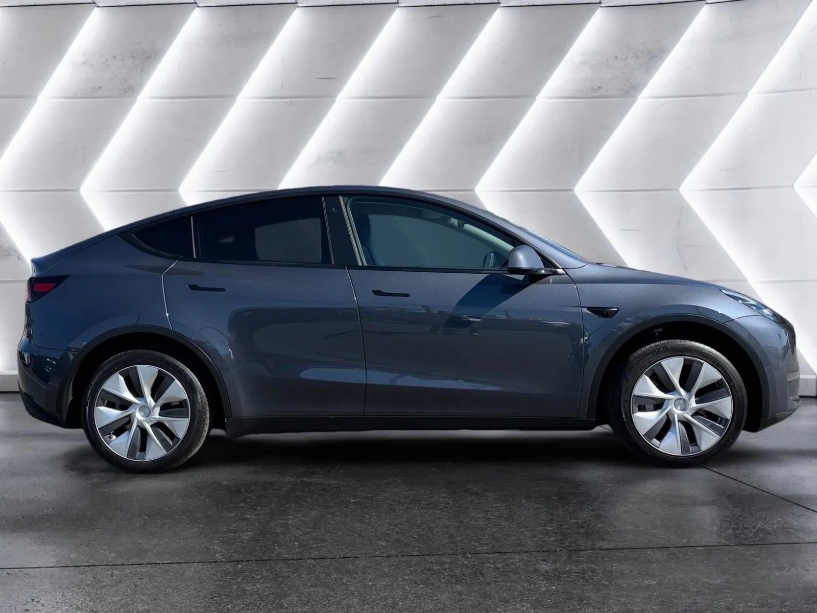 Used 2023 Tesla Model Y Long Range image 6