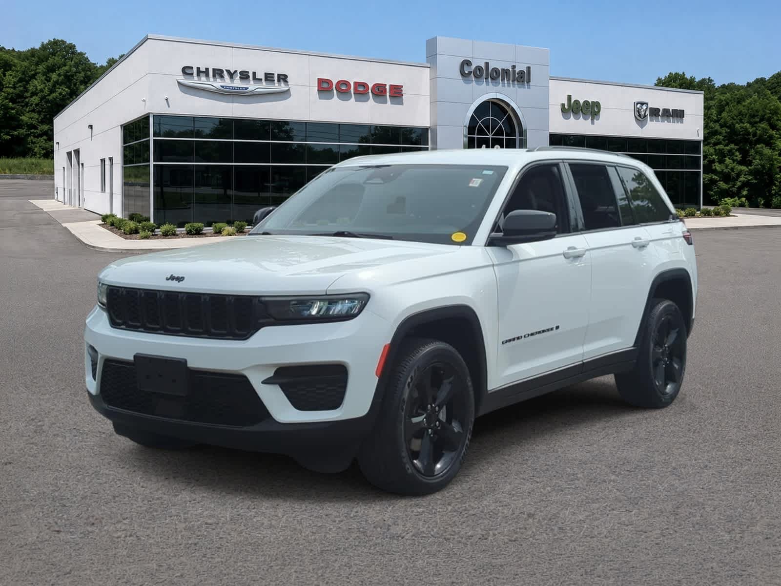 Used 2023 Jeep Grand Cherokee Altitude AWD/4WD image 1