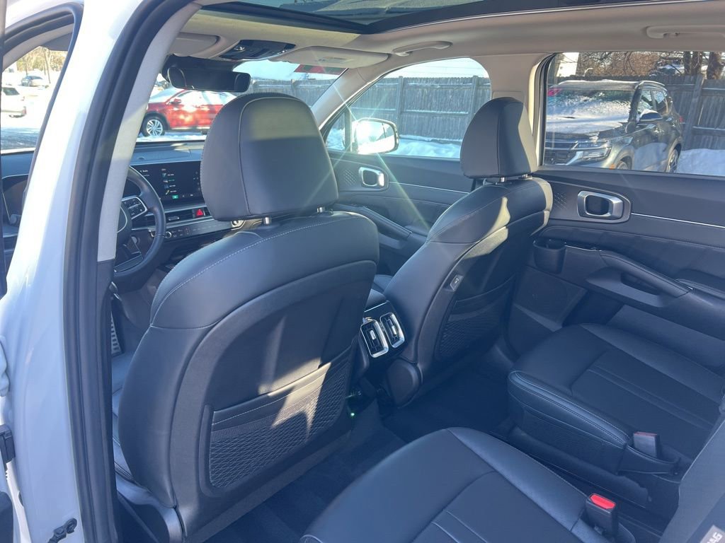 Certified 2024 Kia Sorento SX image 10