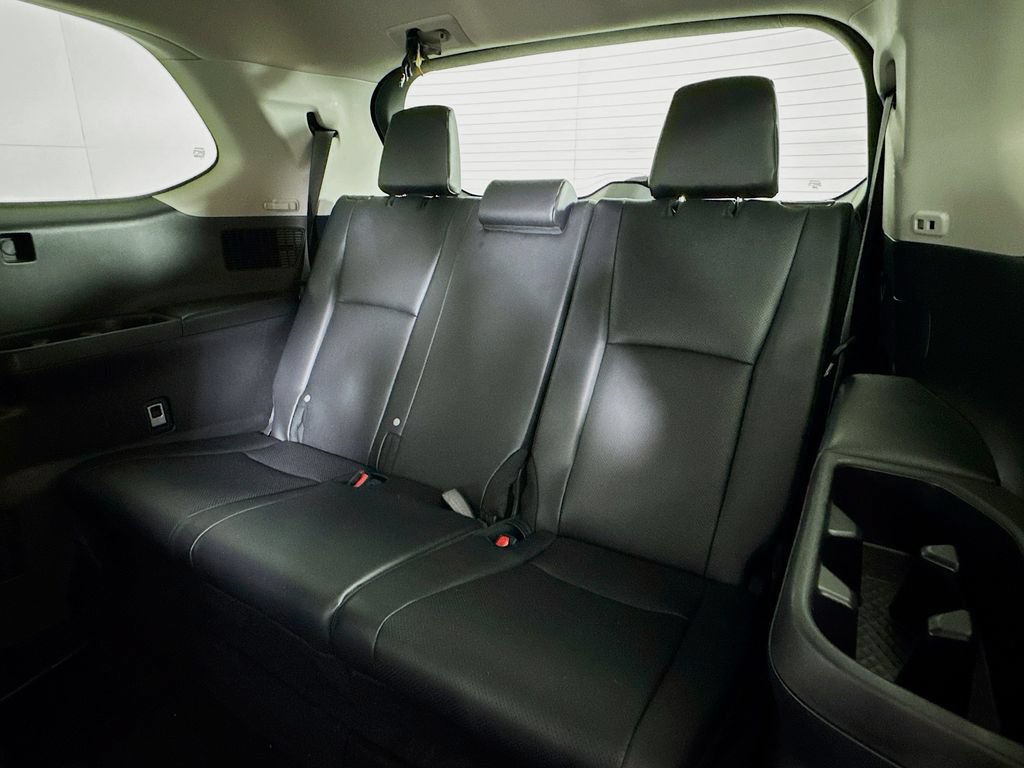Used 2025 Toyota Grand Highlander FWD image 12