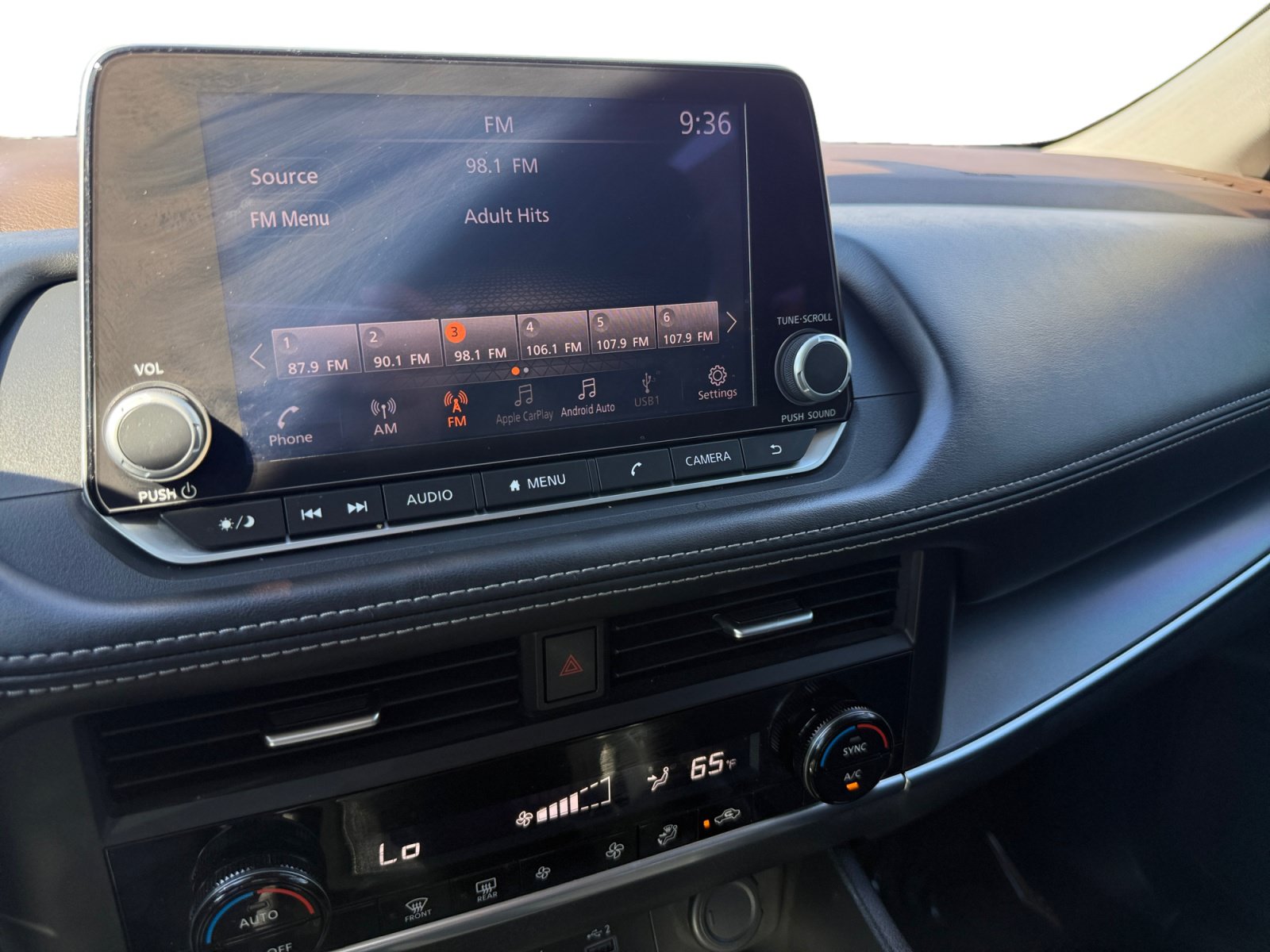 Used 2023 Nissan Rogue SV FWD image 12