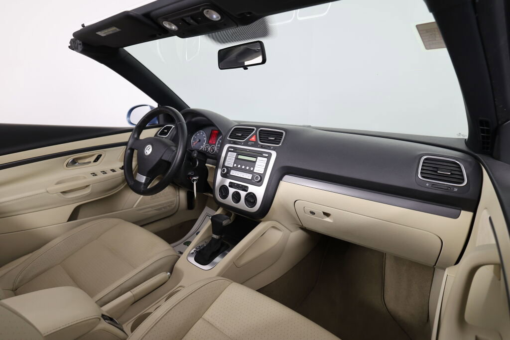 Used 2008 Volkswagen Eos 2.0T image 17