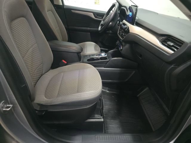 Used 2022 Ford Escape SE image 3