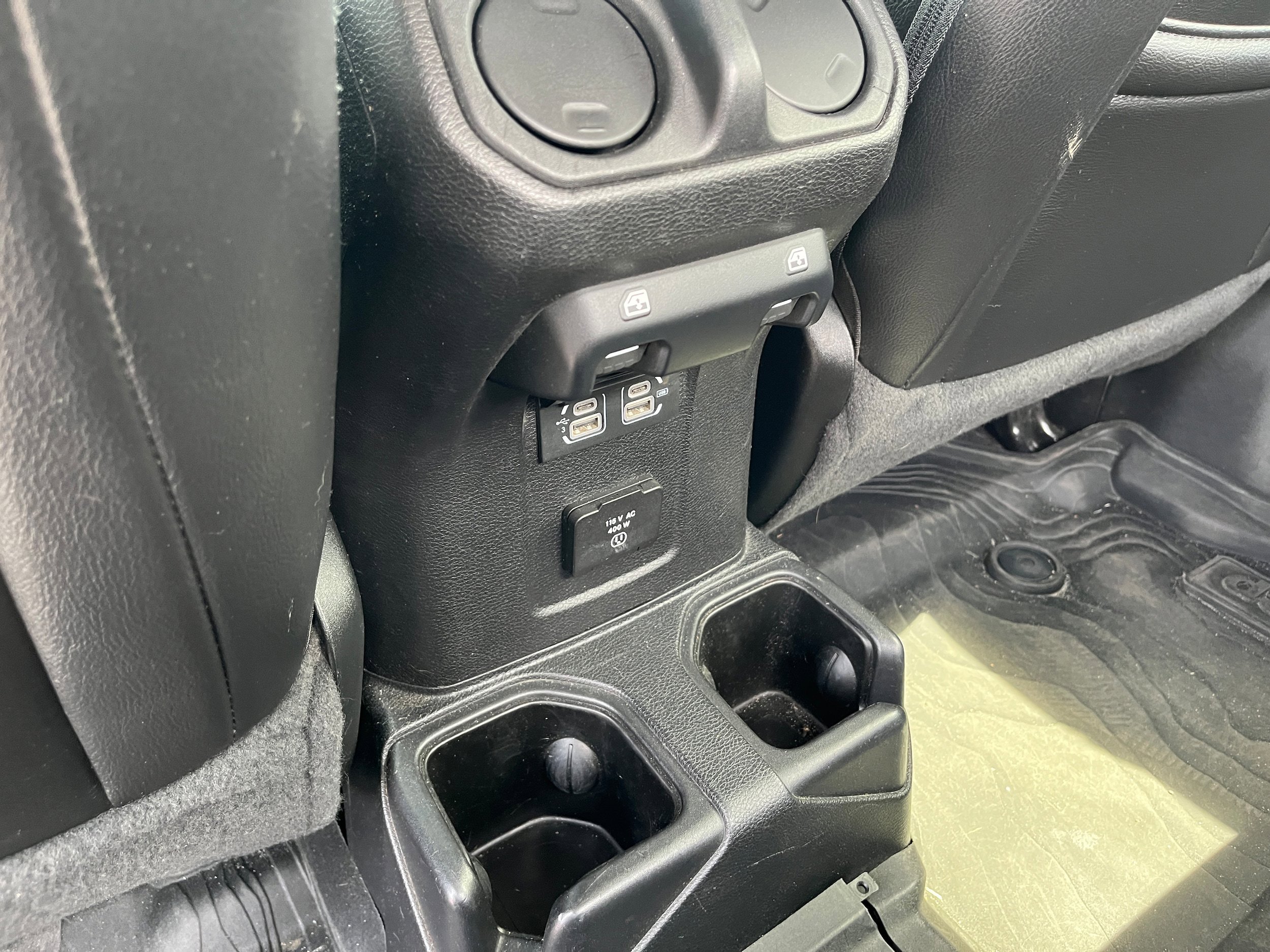 Used 2020 Jeep Gladiator Overland AWD/4WD image 12