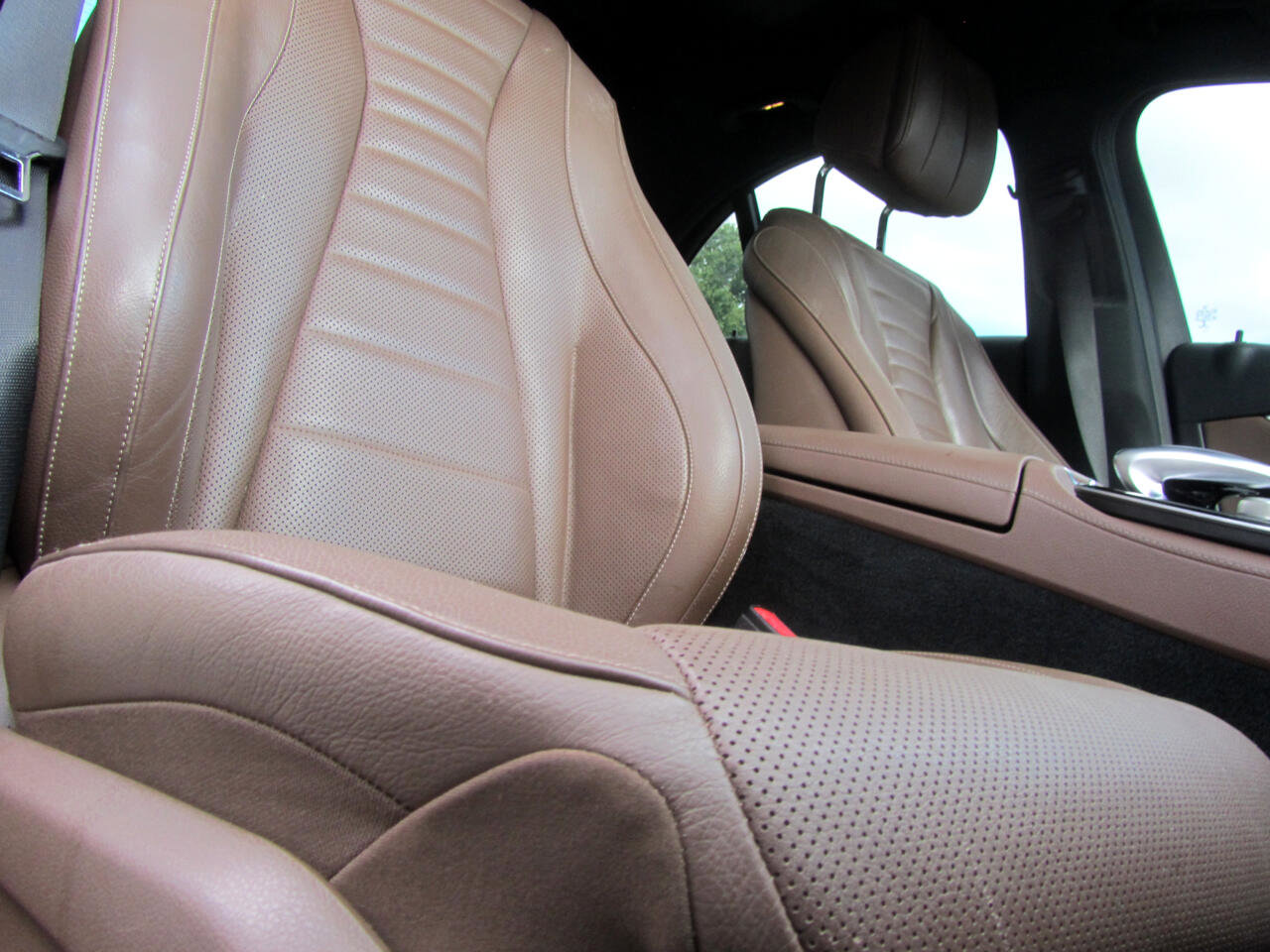 Used 2017 Mercedes-Benz E 300 image 22
