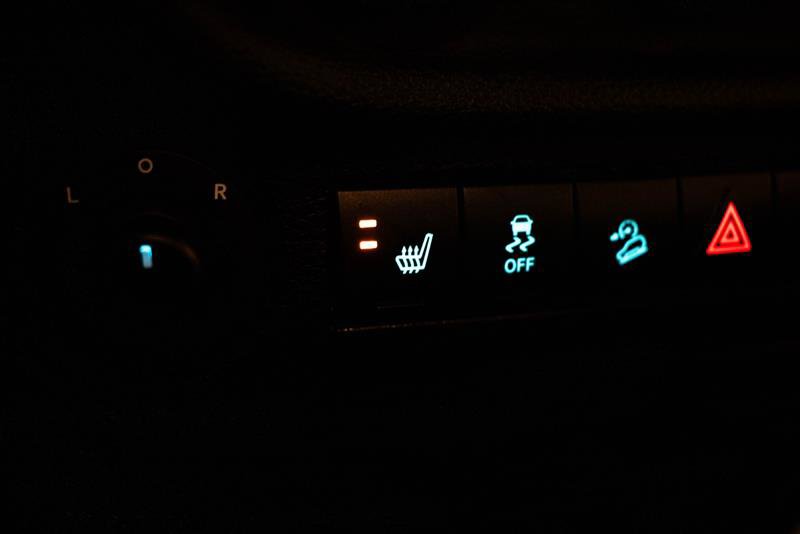 Used 2016 Jeep Wrangler Unlimited Sahara w/ Connectivity Group AWD/4WD image 18