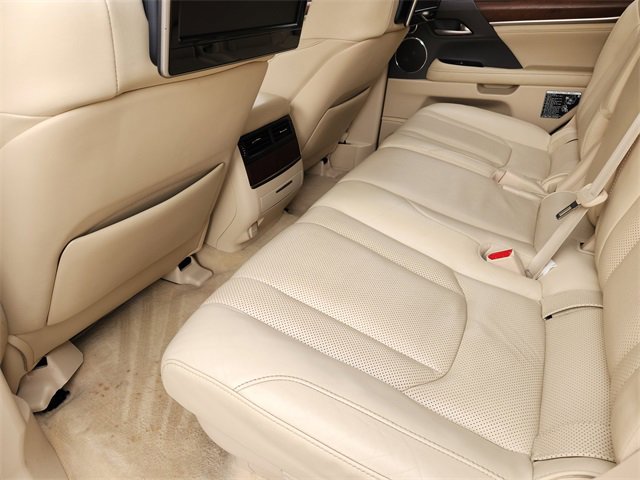 Used 2016 Lexus LX 570 4WD image 30
