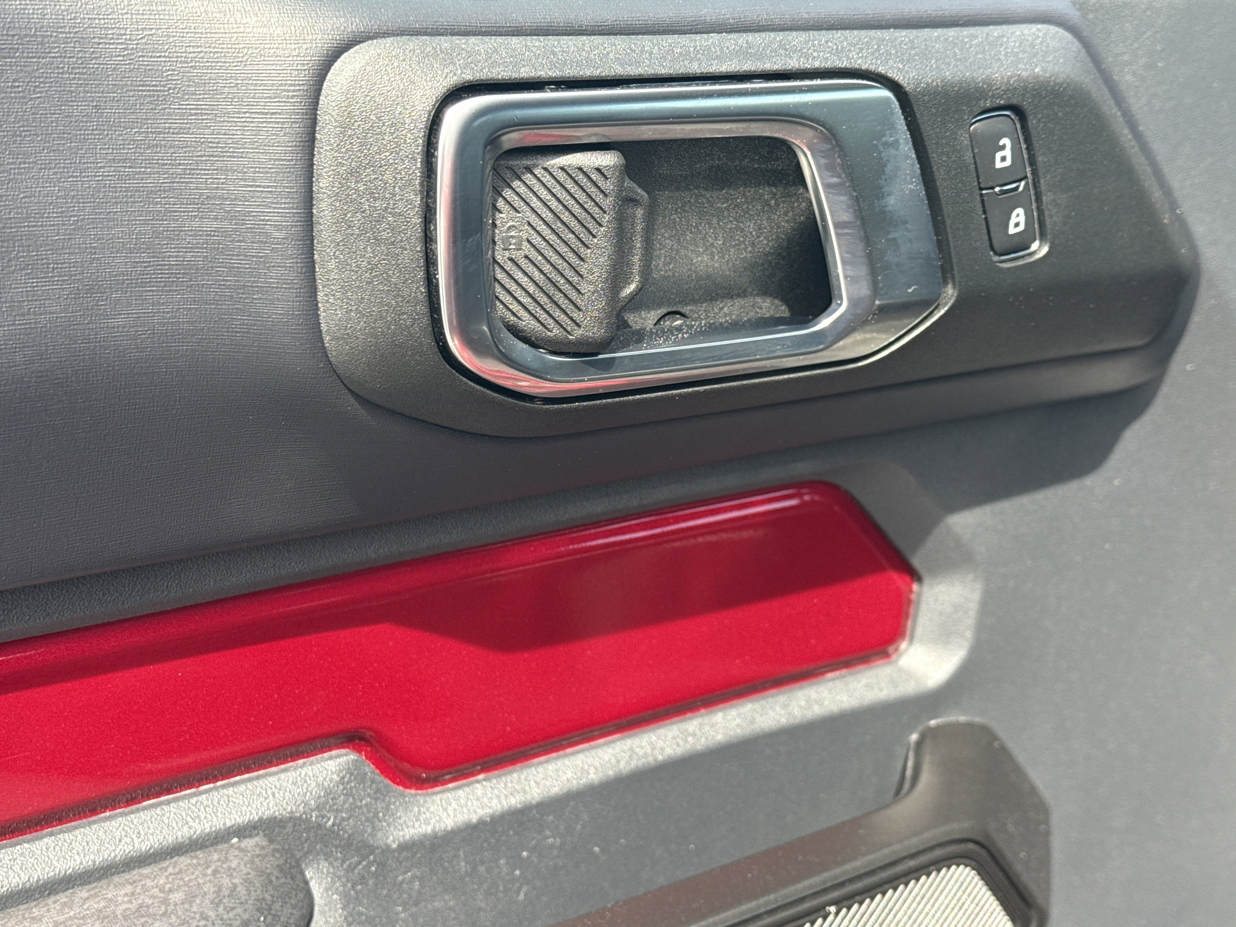Used 2025 Ford Bronco Badlands image 25